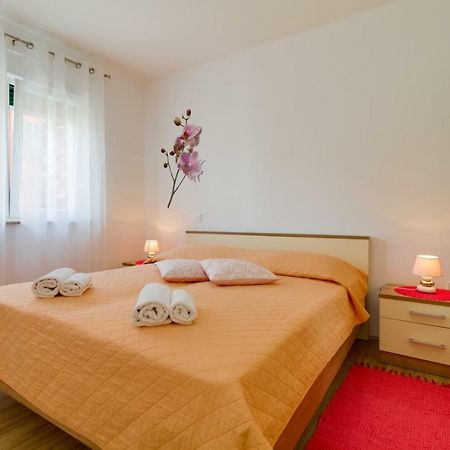 Apartments Tonka Near Beach And Sea Pola Esterno foto