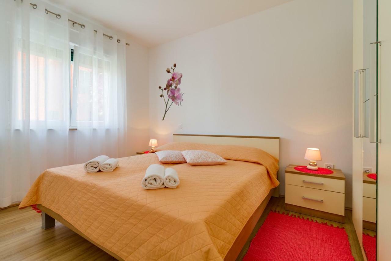 Apartments Tonka Near Beach And Sea Pola Esterno foto